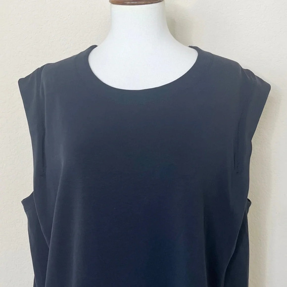 Athleta Seasoft Tank Top in Black‎ - Picture 4 of 15